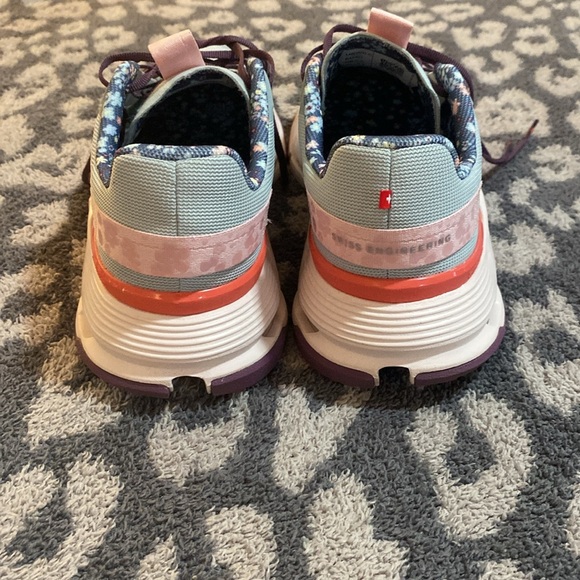 FP Movement x On Cloudnova Form 2 Sneakers - Picture 8 of 12